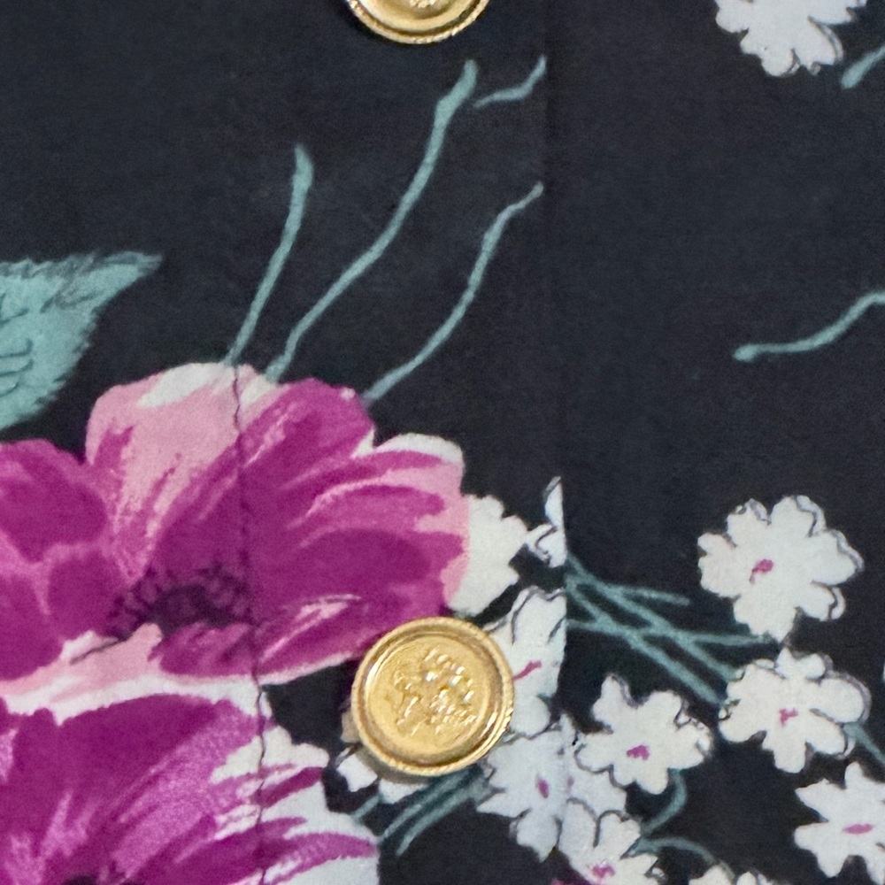 Vintage-Inspired Black Midi Dress with Purple Rose Print - Picture 5 of 12